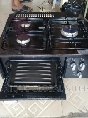 Rinnai Fairly Used Gas Cooker 3 Burner With Oven Glass Top in Ikeja - Kitchen Appliances,