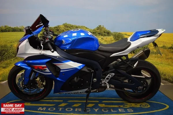 brand new sport bike 2013 Suzuki GSXR 1000