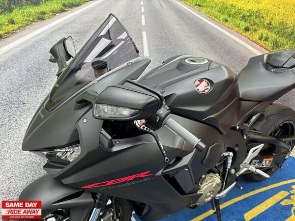 2020 Honda CBR 1000 RA-K Fireblade - Image 2