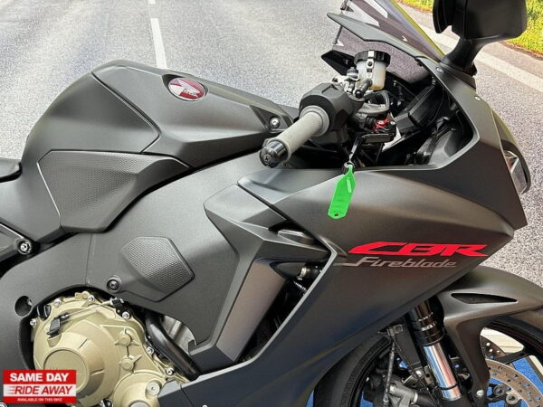 2020 Honda CBR 1000 RA-K Fireblade - Image 11
