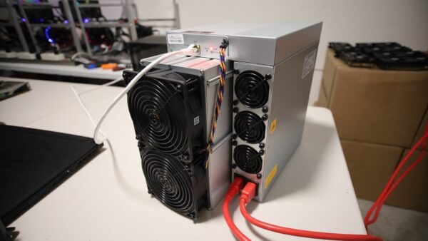 Auradine Teraflux AH3880 600 TH/s BITCOIN miner
